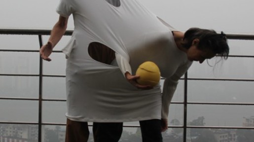 © DIE KUNSTKOMPLIZEN Einfamilienkleid - Objekt und Foto © Sabine Ott